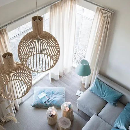 Reetdorf Geltinger Birk Kuenstlerkate Zwergbirke * Nieby (Nieby, Schleswig-Flensburg)