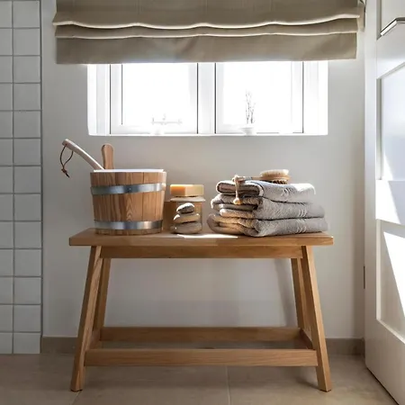 Reetdorf Geltinger Birk Kuenstlerkate Zwergbirke Nieby (Nieby, Schleswig-Flensburg)